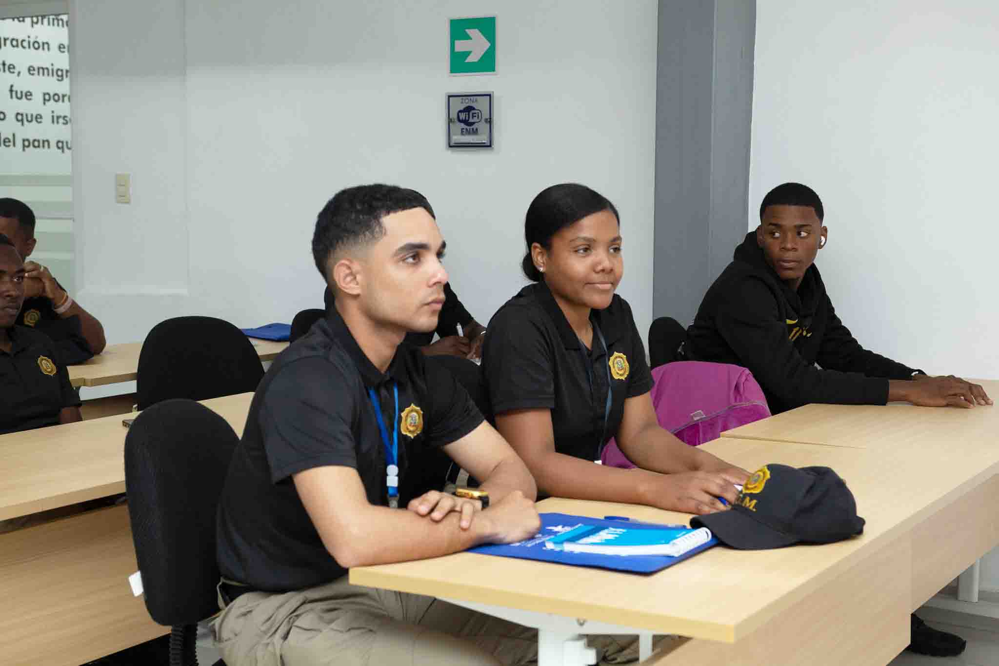 Agentes de interdicción de la Dirección General de Migración